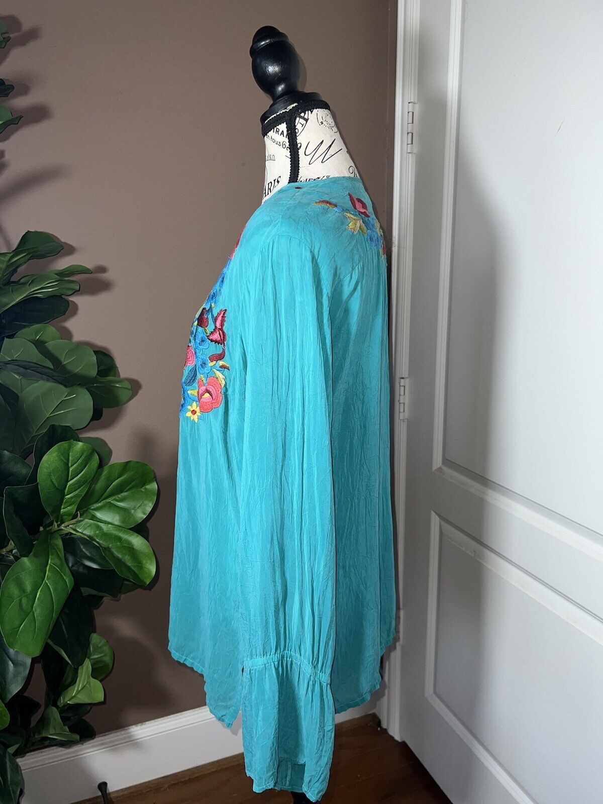 Johnny Was Silky Turquoise Embroidered Peasant Blouse Top Tunic L  Large SPRING