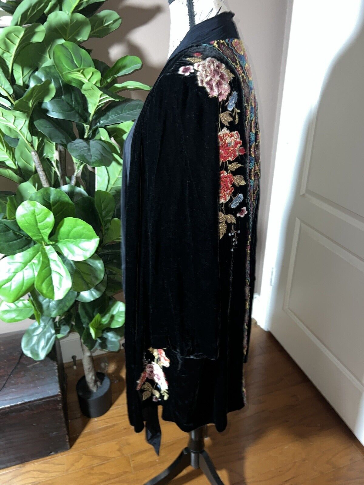 Johnny Was Black Embroidered Velvet & Silk Long Kimono Wrap Large Floral