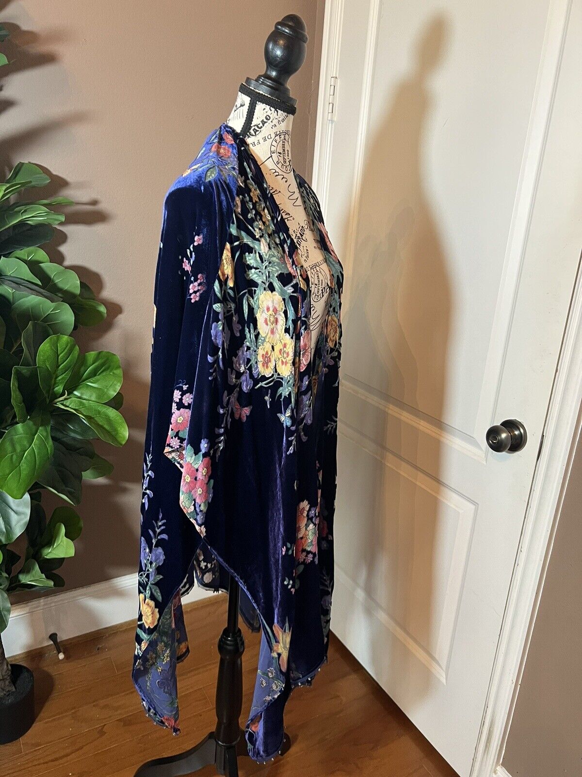 Johnny Was Burnout Velvet & Silk O/S Luxurious Shawl Wrap Kimono Scarf