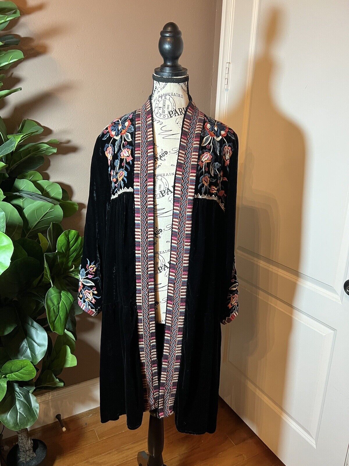 Johnny Was Long Velvet Kimono Wrap Jacket 2X 2XL Black Embroidery Duster Oversiz