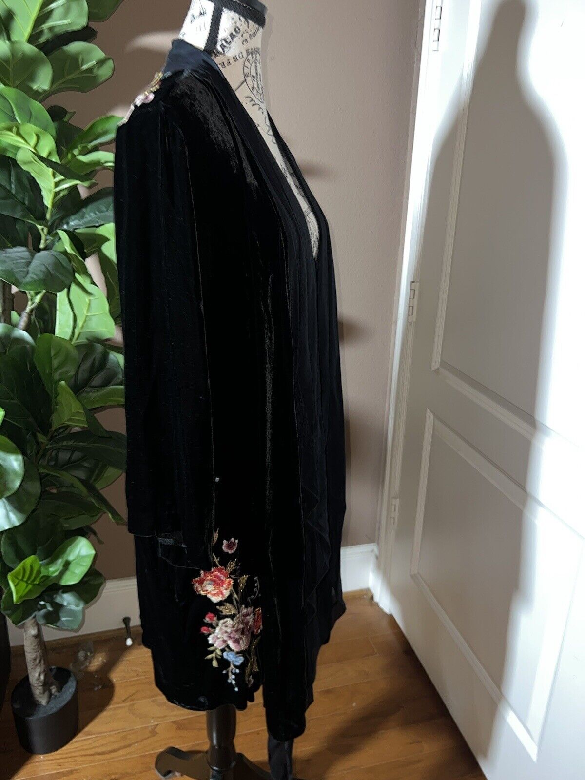 Johnny Was Black Embroidered Velvet & Silk Long Kimono Wrap Large Floral