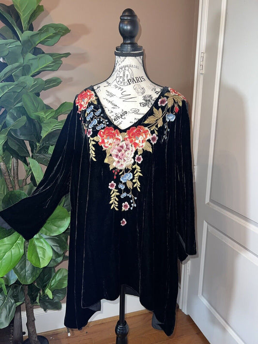 EUC Johnny Was 3X 3XL XXXL Black Velvet Heavily Embroidered Tunic Top Kimono WOW