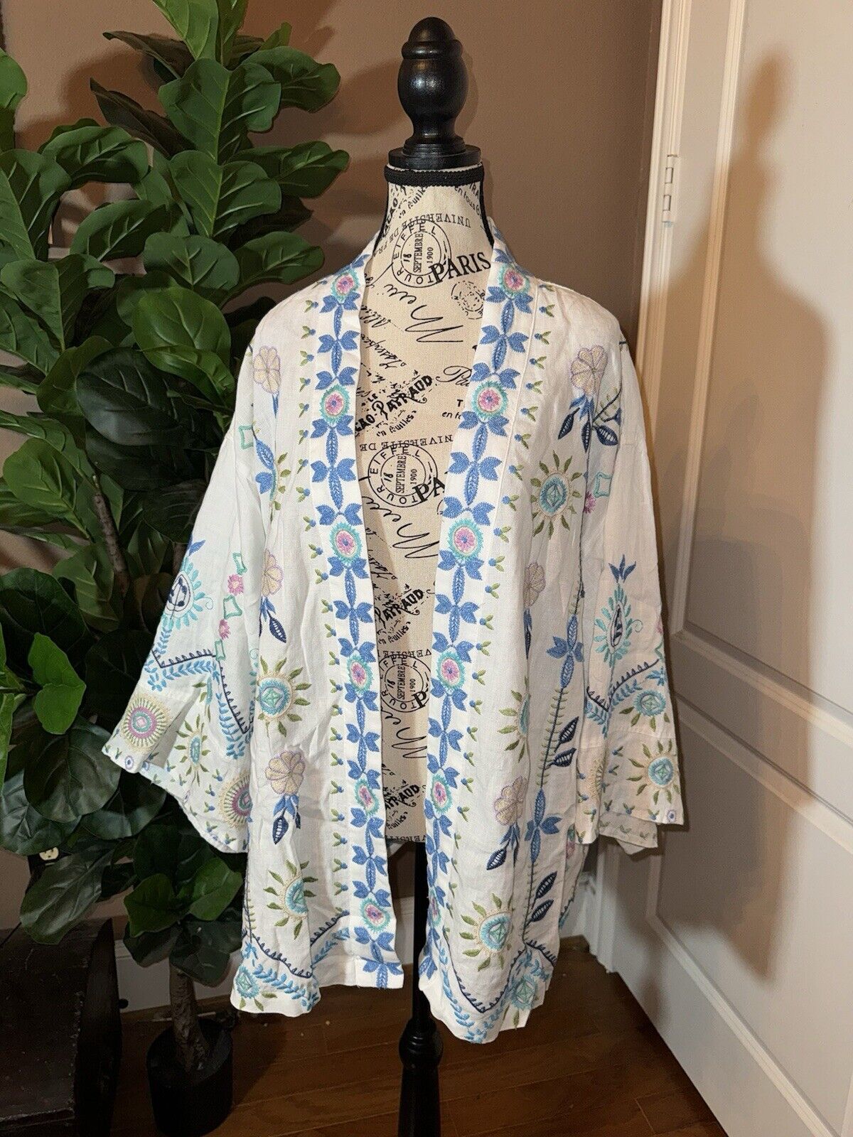 Johnny Was 3X White Linen Kimono Embroidered Blue & Pink Wrap Jacket