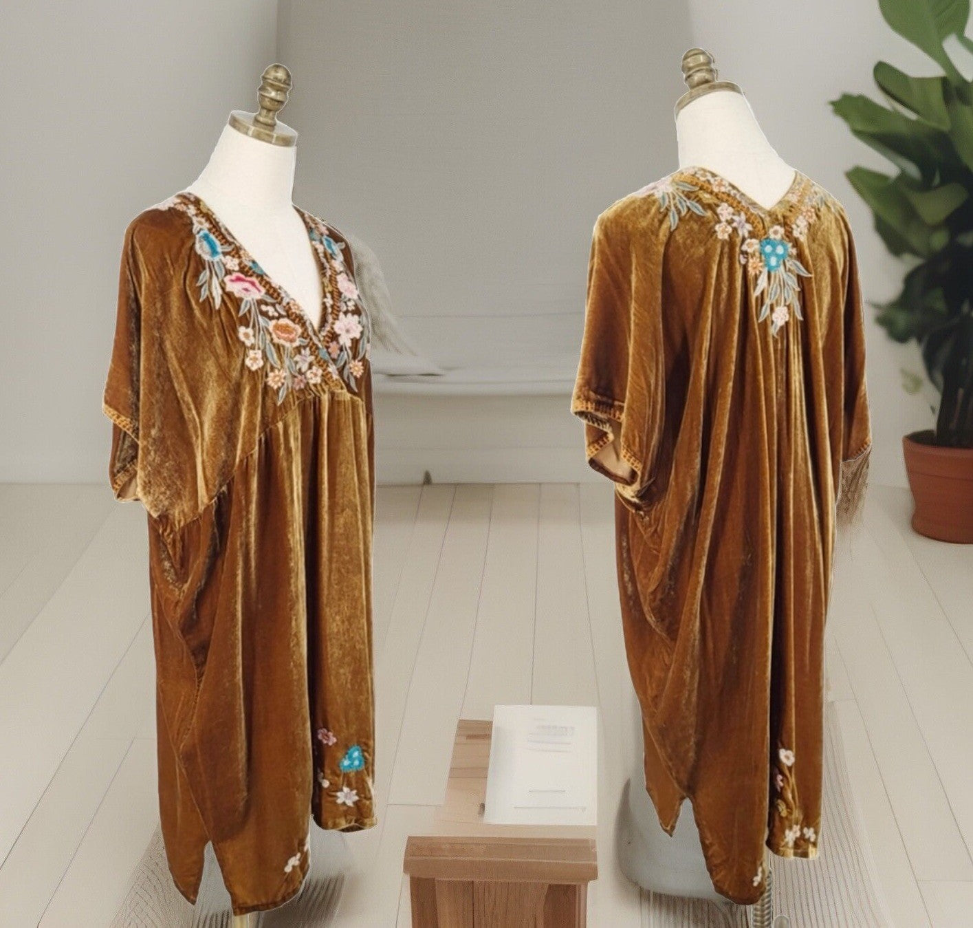 Johnny Was L Golden Velvet Embroidered Mini Dress Tunic Shift Top Babydoll LUXE Johnny Was