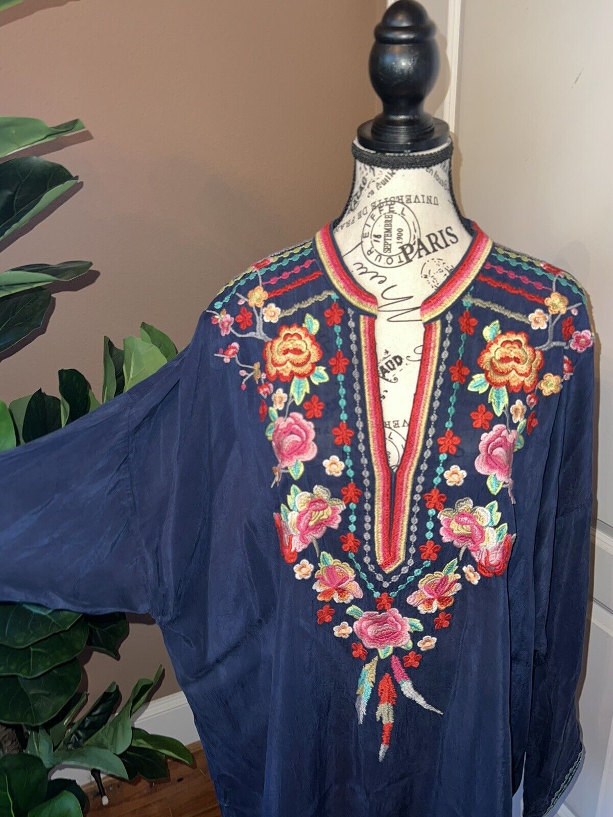 Johnny Was Sz L Large Heavily Embroidered Silky Navy Tunic Top Kimono Sleeve