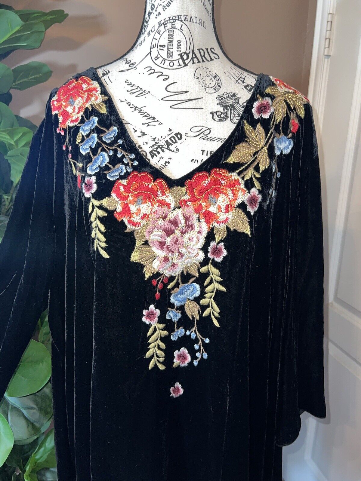 Johnny Was 3X 3XL XXXL Black Velvet Heavily Embroidered Tunic Top Kimono