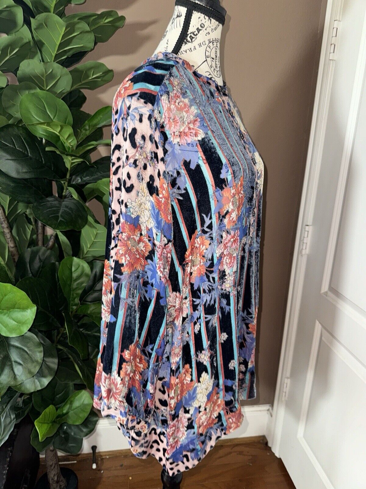 Johnny Was 1X XL Burnout Silk & Blue Velvet Floral Animal Print Tunic Top