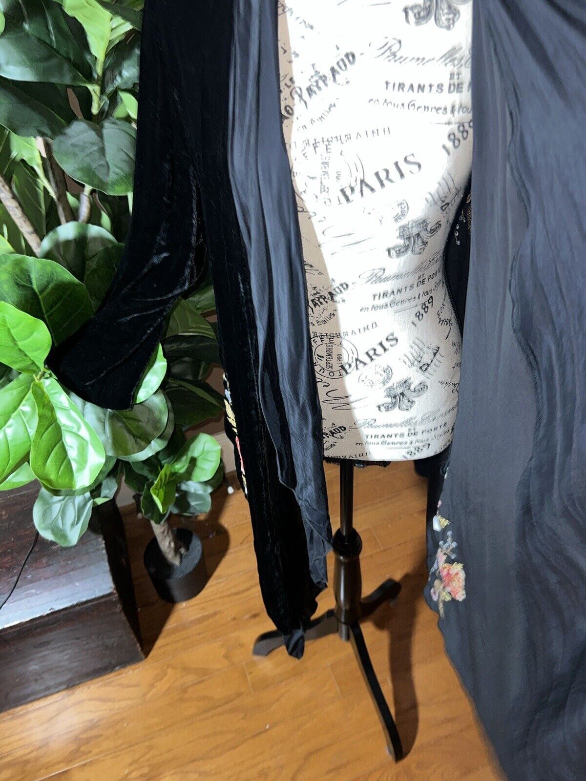 Johnny Was Black Embroidered Velvet & Silk Long Kimono Wrap Large Floral