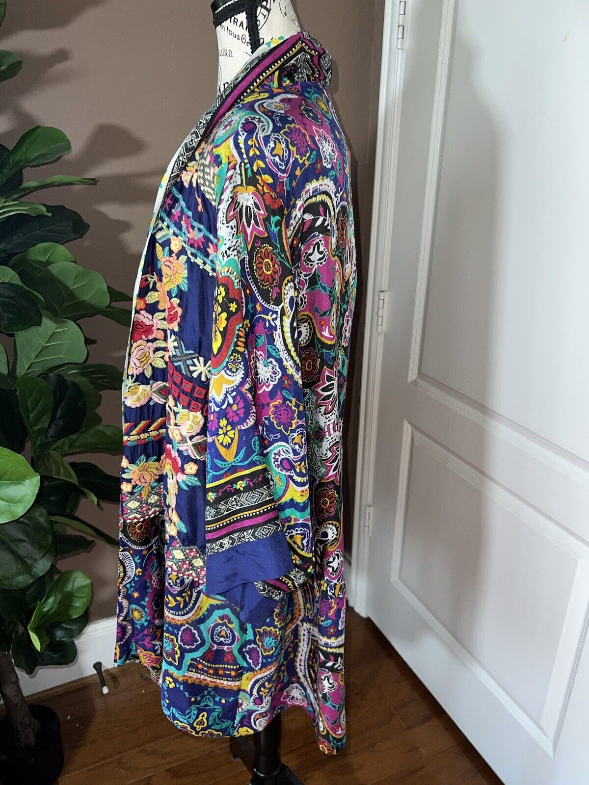 Johnny Was 100% Silk Kimono XL 1X Embroider Jewel Tone Pockets STUNNING