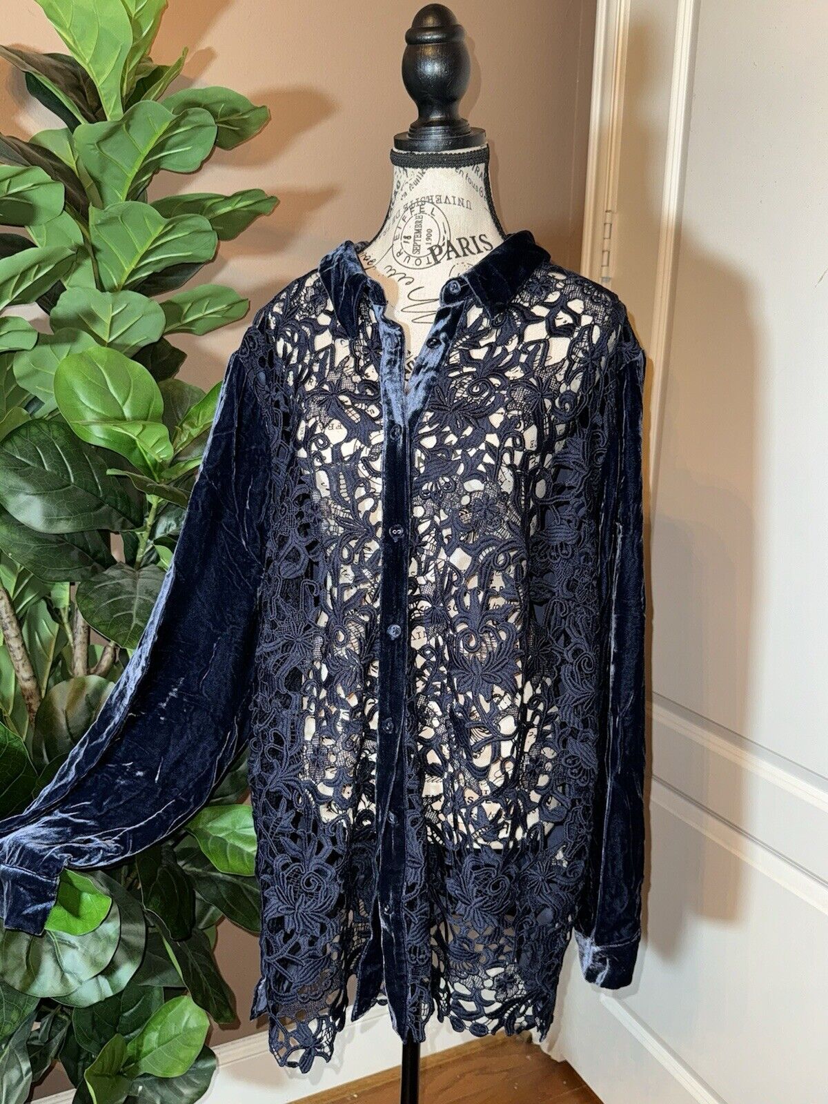 Johnny Was XL 1X Blue Velvet & Eyelet Lace Long Sleeve Button Up Top Blouse