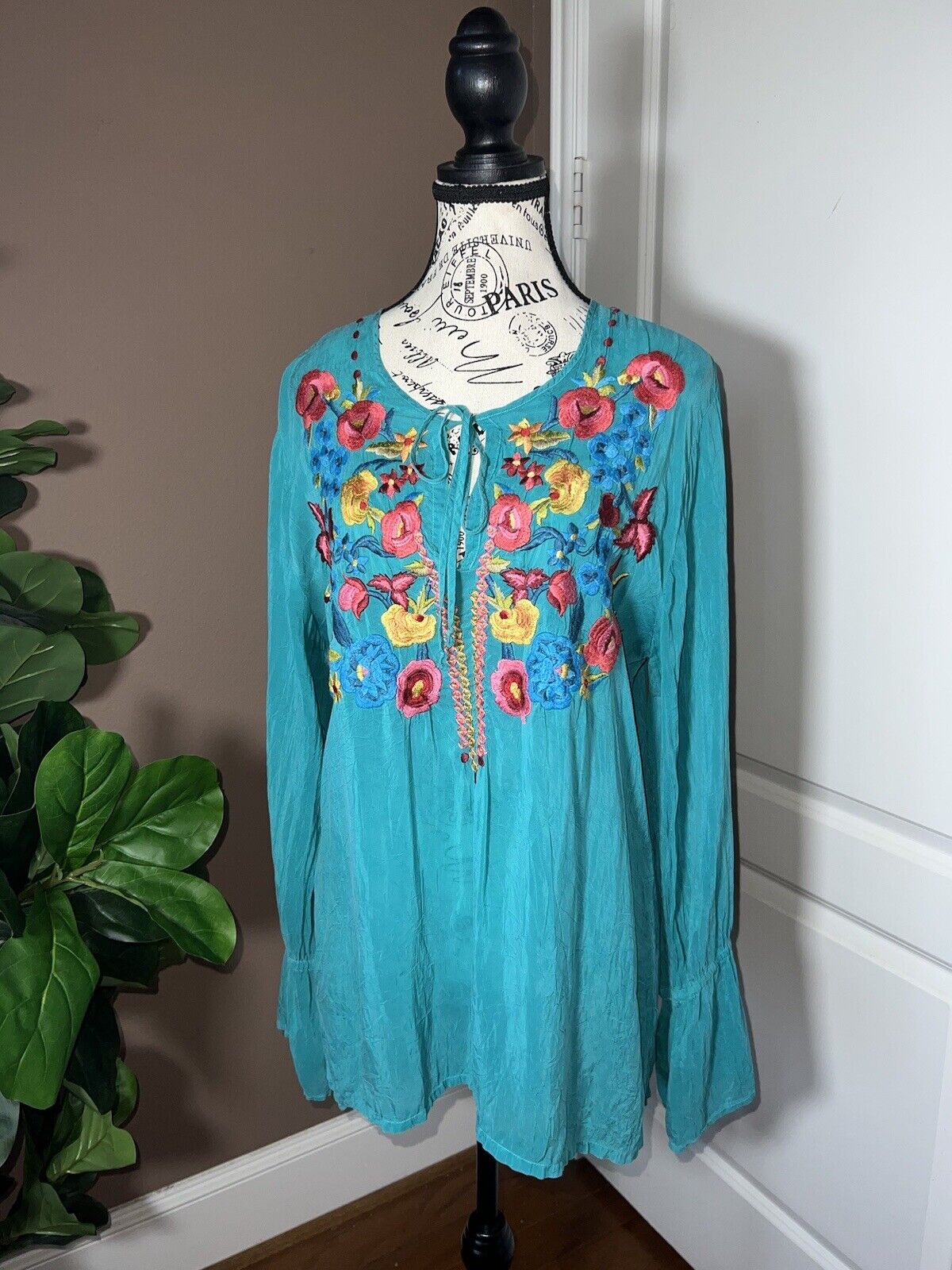 Johnny Was Silky Turquoise Embroidered Peasant Blouse Top Tunic L  Large SPRING