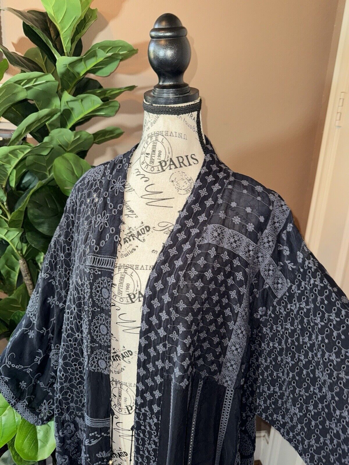 Johnny Was Large Long Kimono Duster 27” PTP Black Eyelet Embroidery Tassels