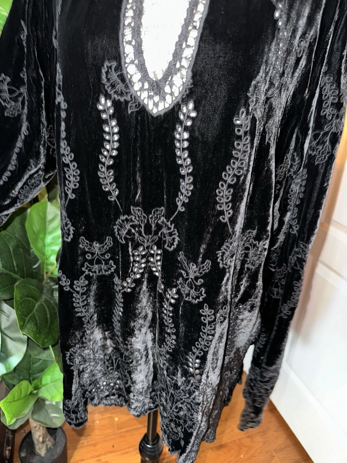 Johnny Was XL Black Velvet Embroidered Tunic Top Peasant Blouse Eyelet Lace