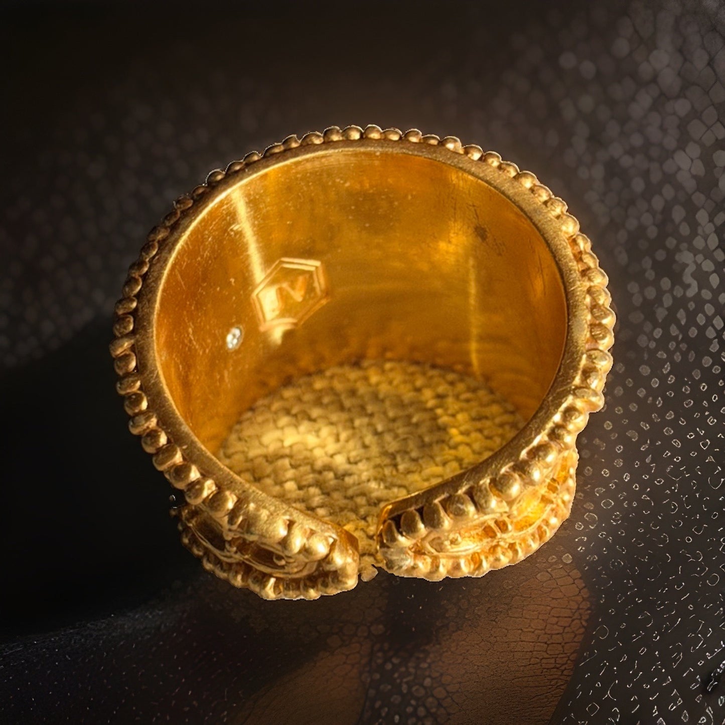 8975230
