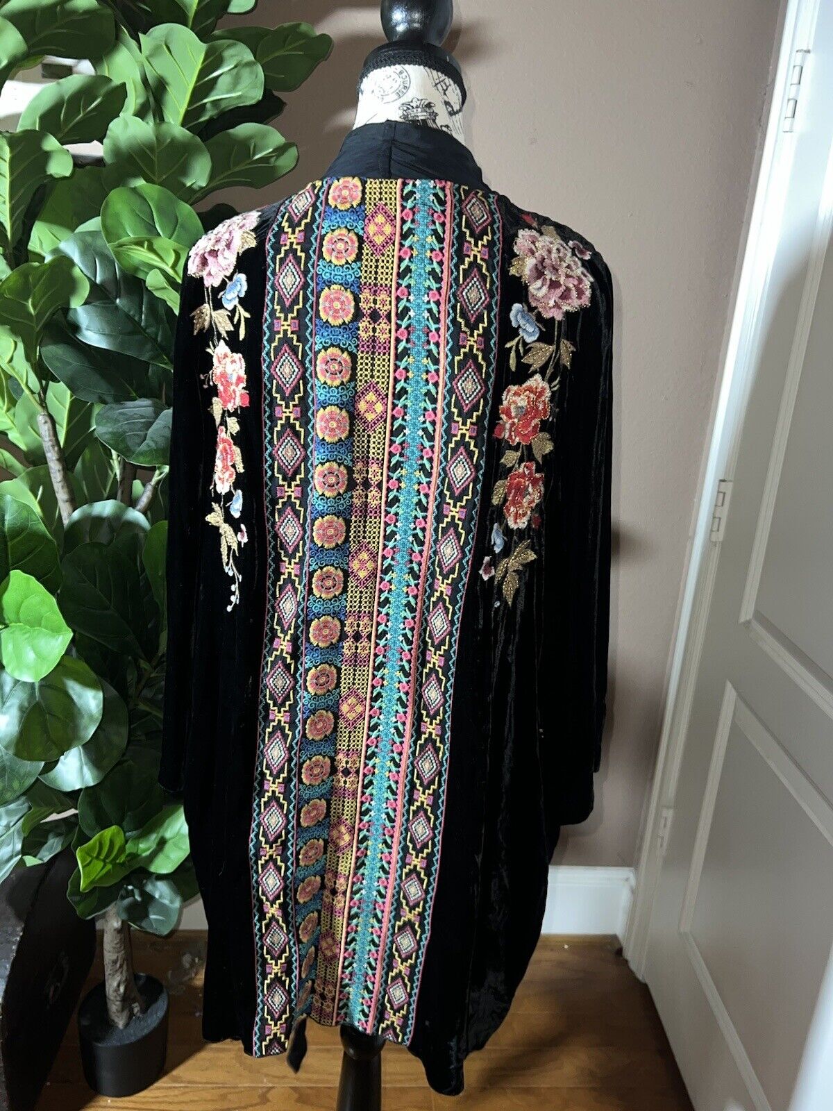 Johnny Was Black Embroidered Velvet & Silk Long Kimono Wrap Large Floral