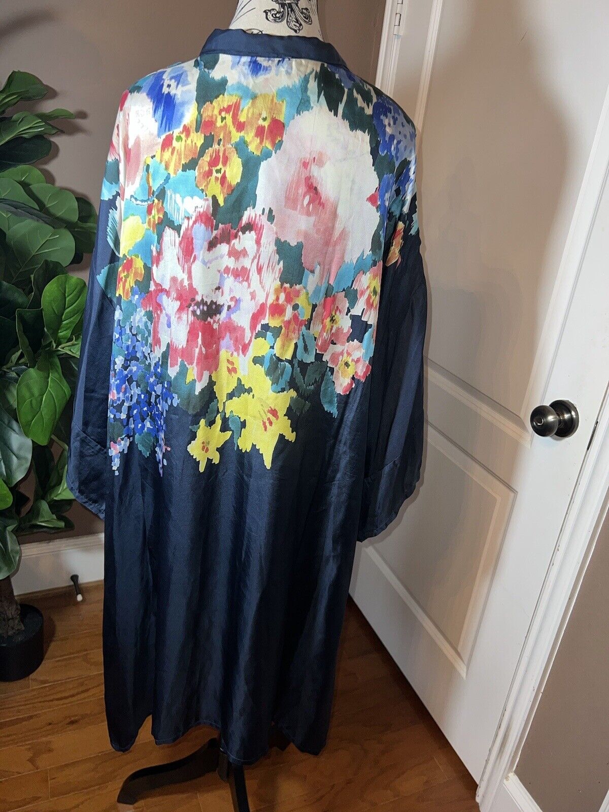 Johnny Was 100% Silk Navy  Floral Tunic Top Kimono 2X 2XL XXL  Watercolor