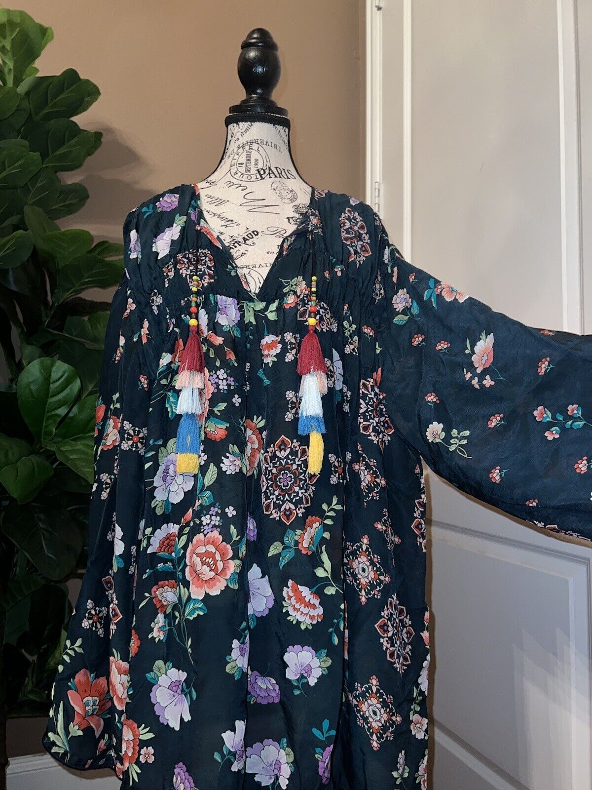 Johnny Was Silky Navy Floral Gathered Tunic Top With Tassels Sz 2X 2XL XXL