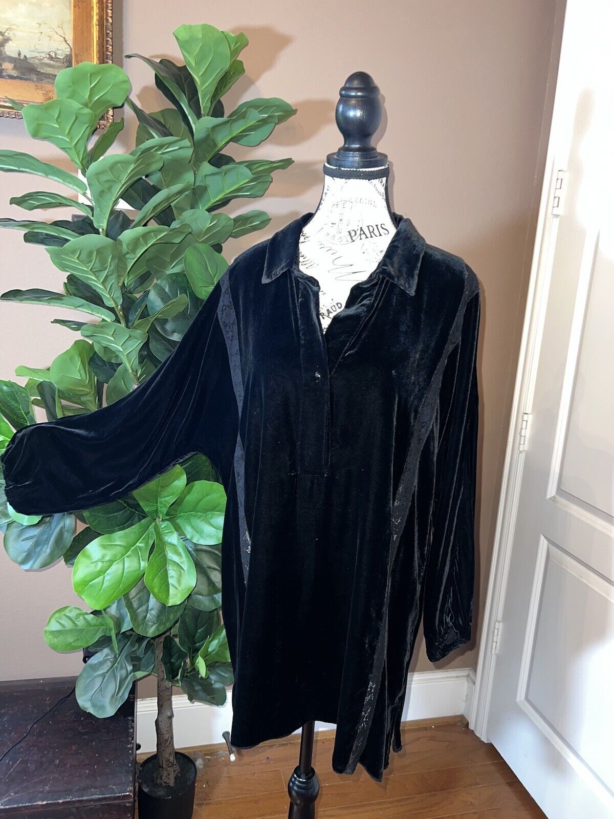 Johnny Was Black Velvet With Inset Lace Tunic Top Long Sleeve Button Sz L Large