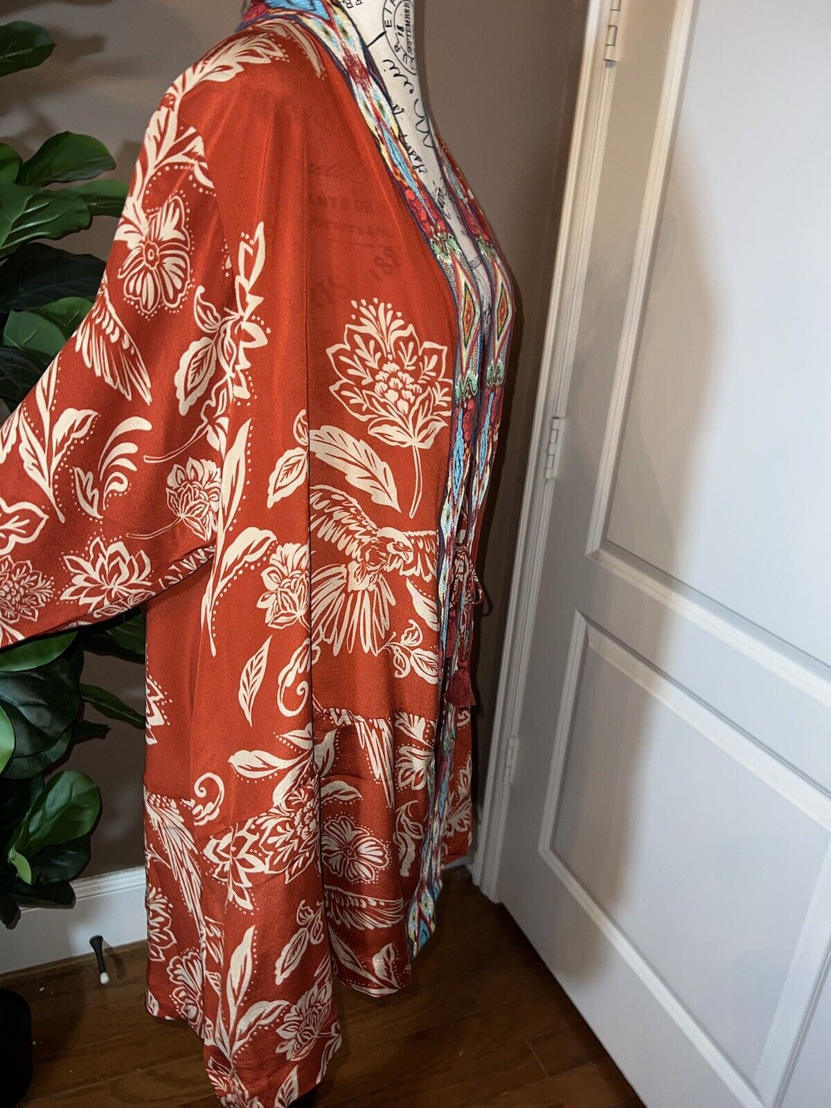 New Johnny Was 100% Silk Kimono XL 1X Embroidered Cinnamon Red W Pockets