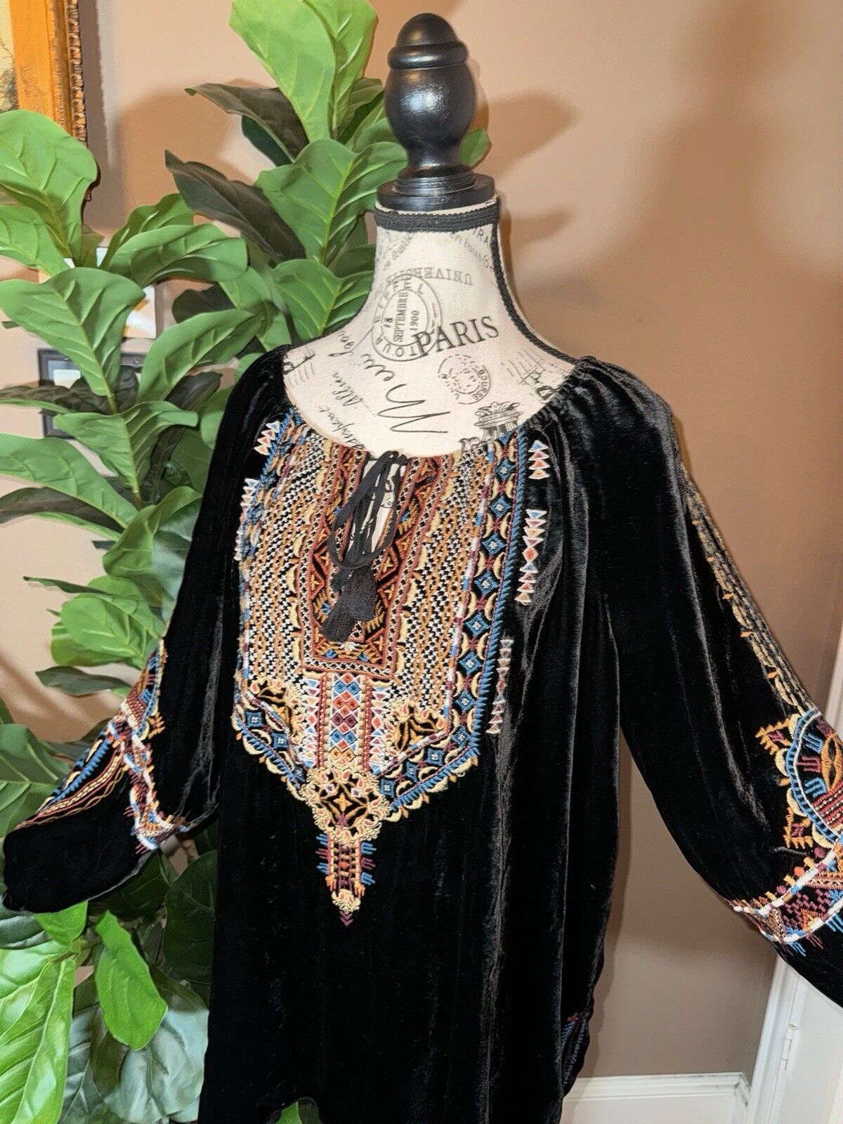 JOHNNY WAS L Large Black Velvet Embroidered Tunic Blouse Peasant Top