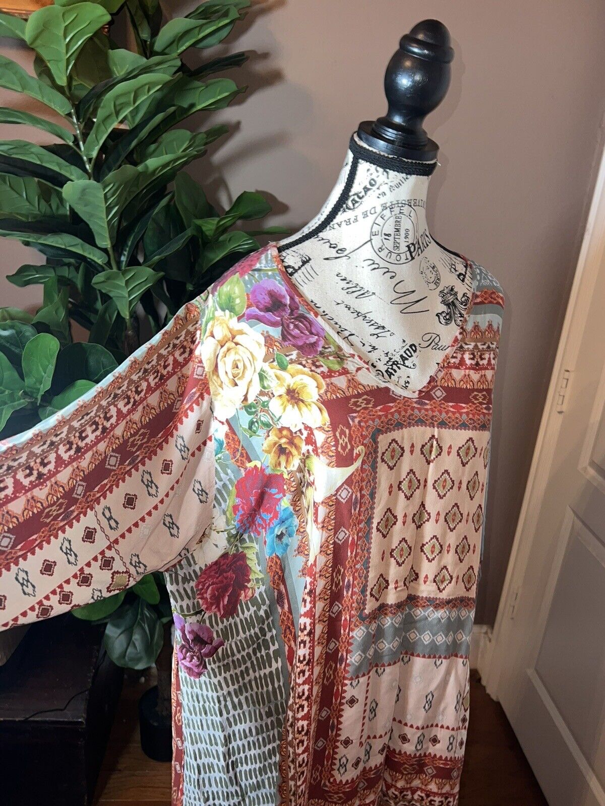 Johnny Was Silky Floral & Patchwork Blouse Top Tunic Sz L