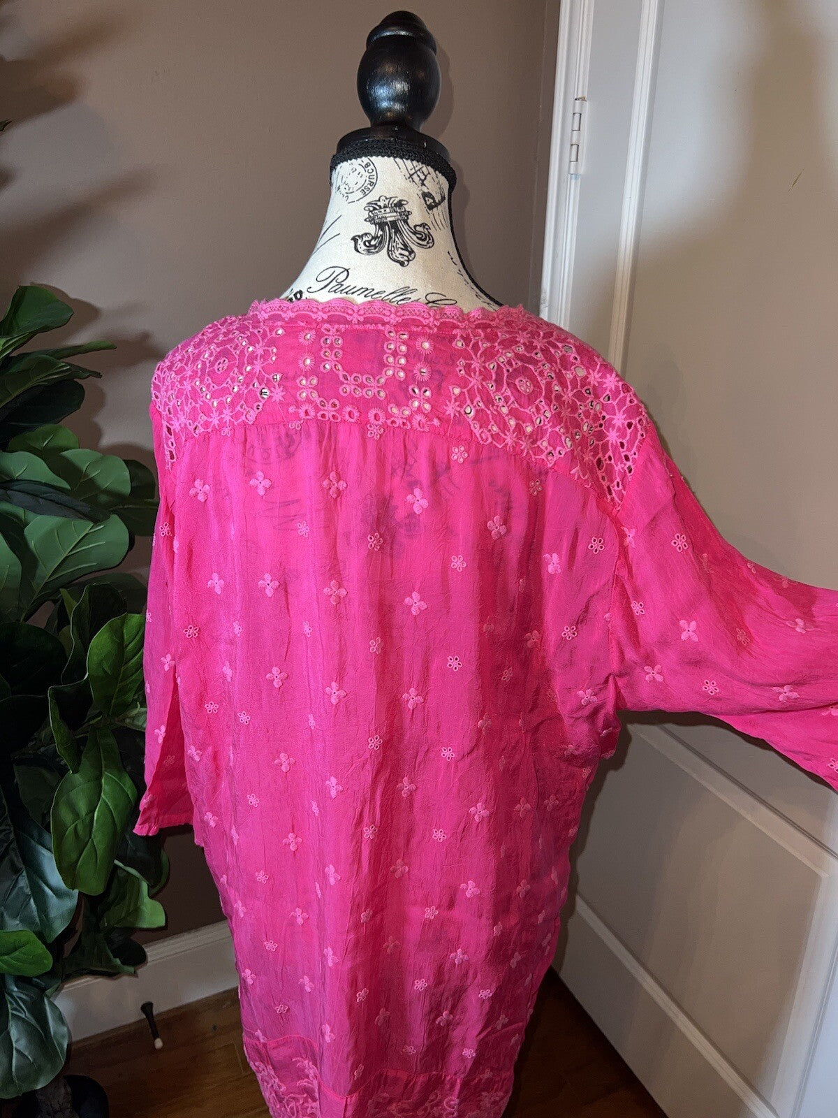 JOHNNY WAS XXL Hot Pink Tunic Top Eyelet Lace Blouse BOHO Shirt Lightweight Cool Johnny Was