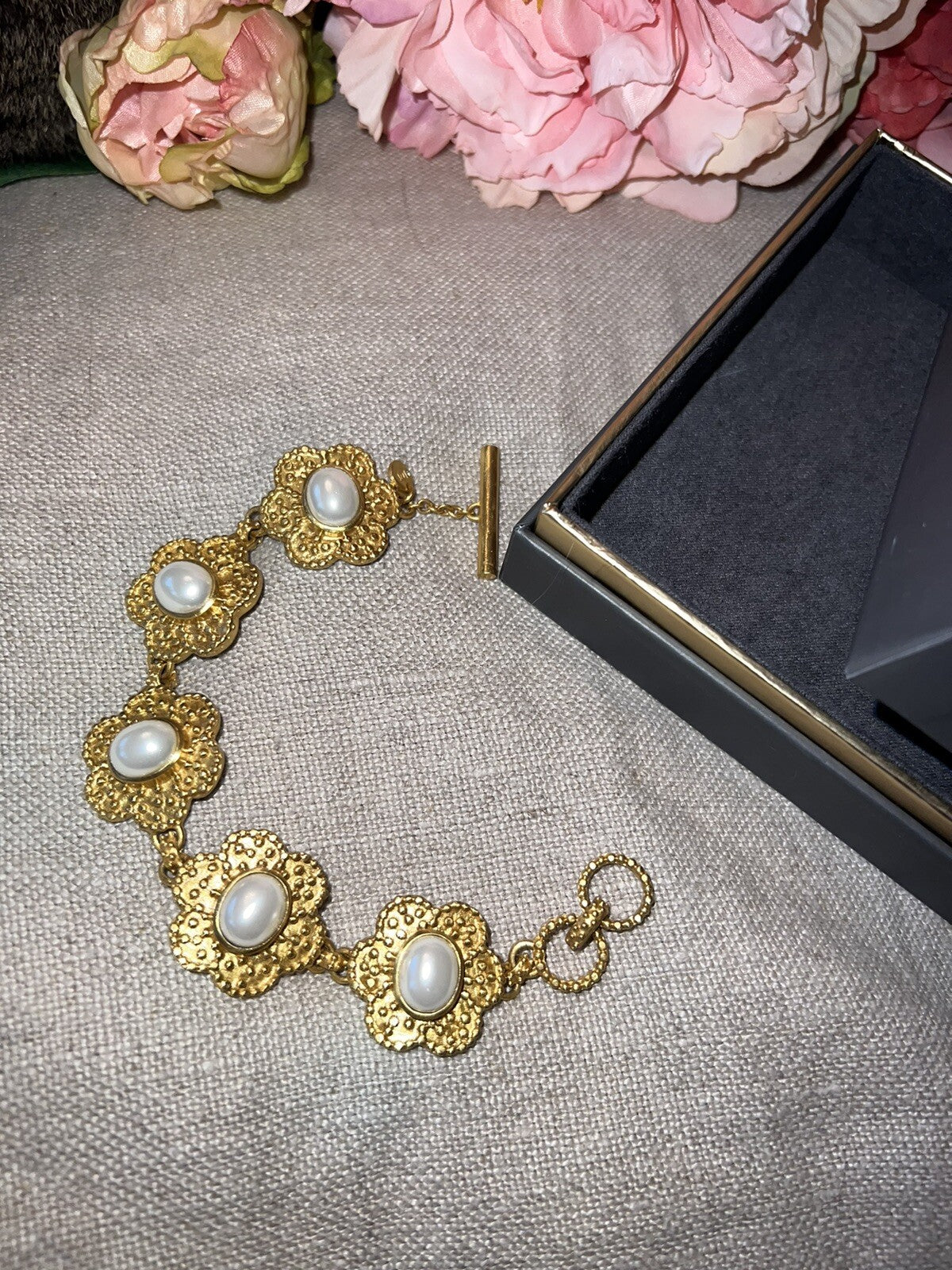 Julie Vos Pearl Colette Flower Link Toggle Bracelet 24K Gold Plated Julie Vos