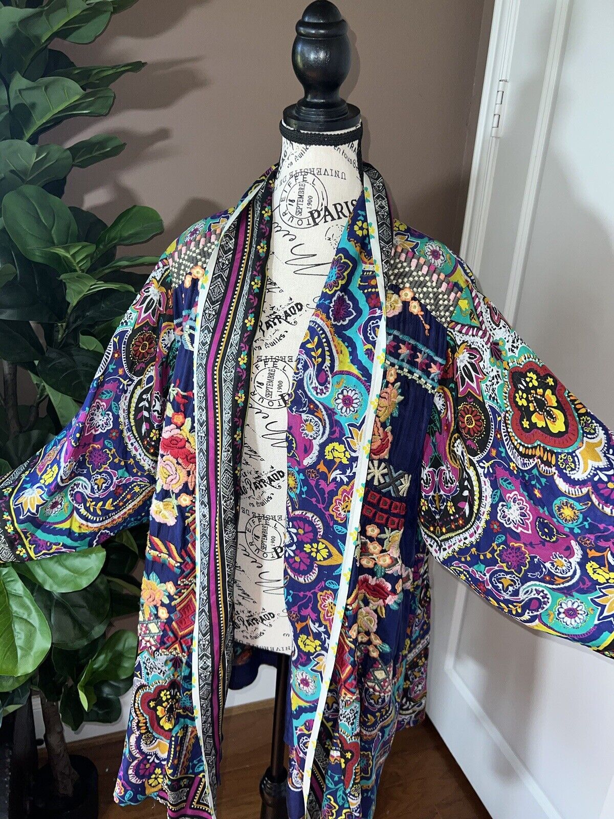 Johnny Was 100% Silk Kimono XL 1X Embroider Jewel Tone Pockets STUNNING