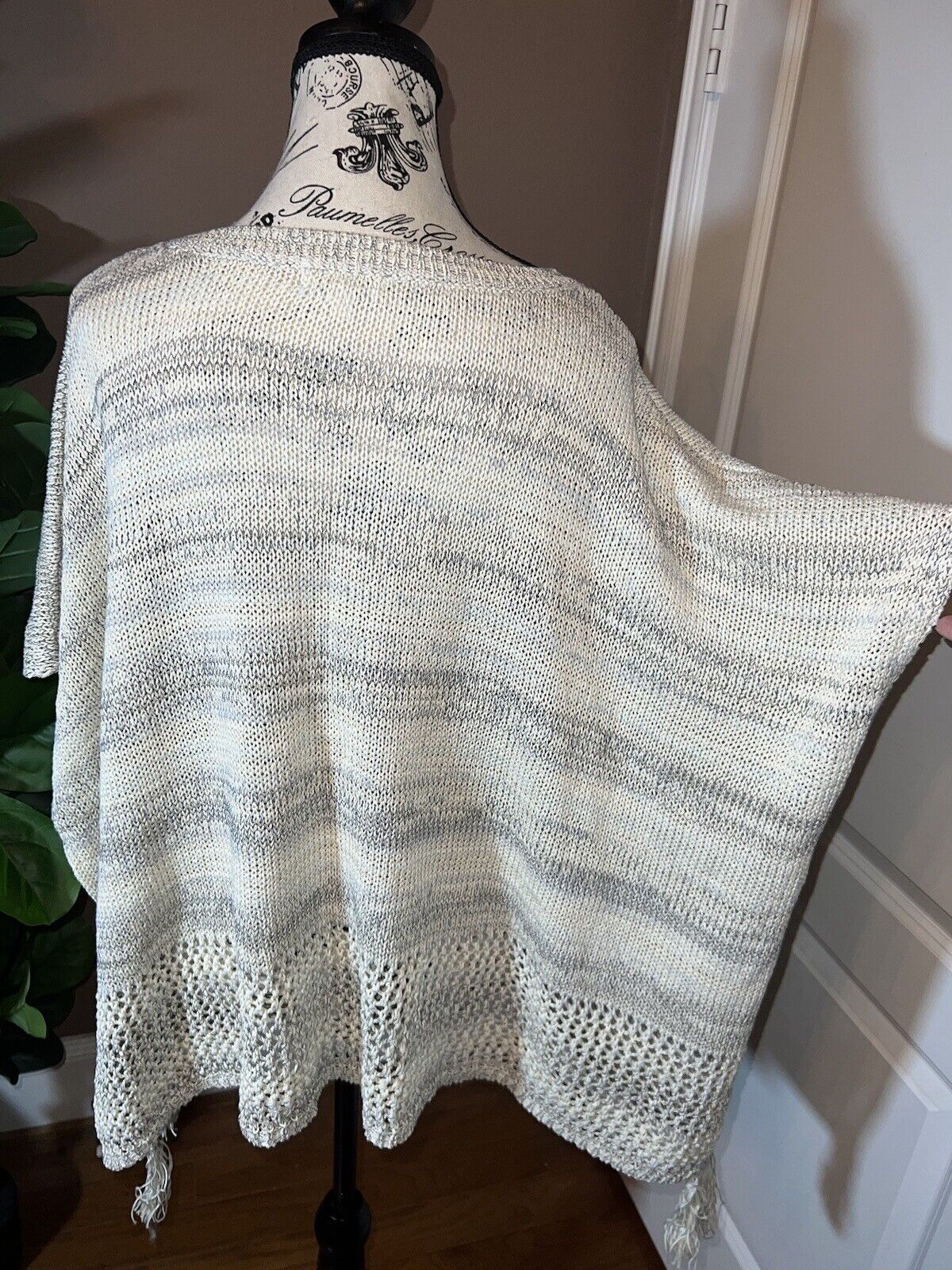 Johnny Was Poncho With Tassels Sweater O/S One Size Cream & Tan  BEACH