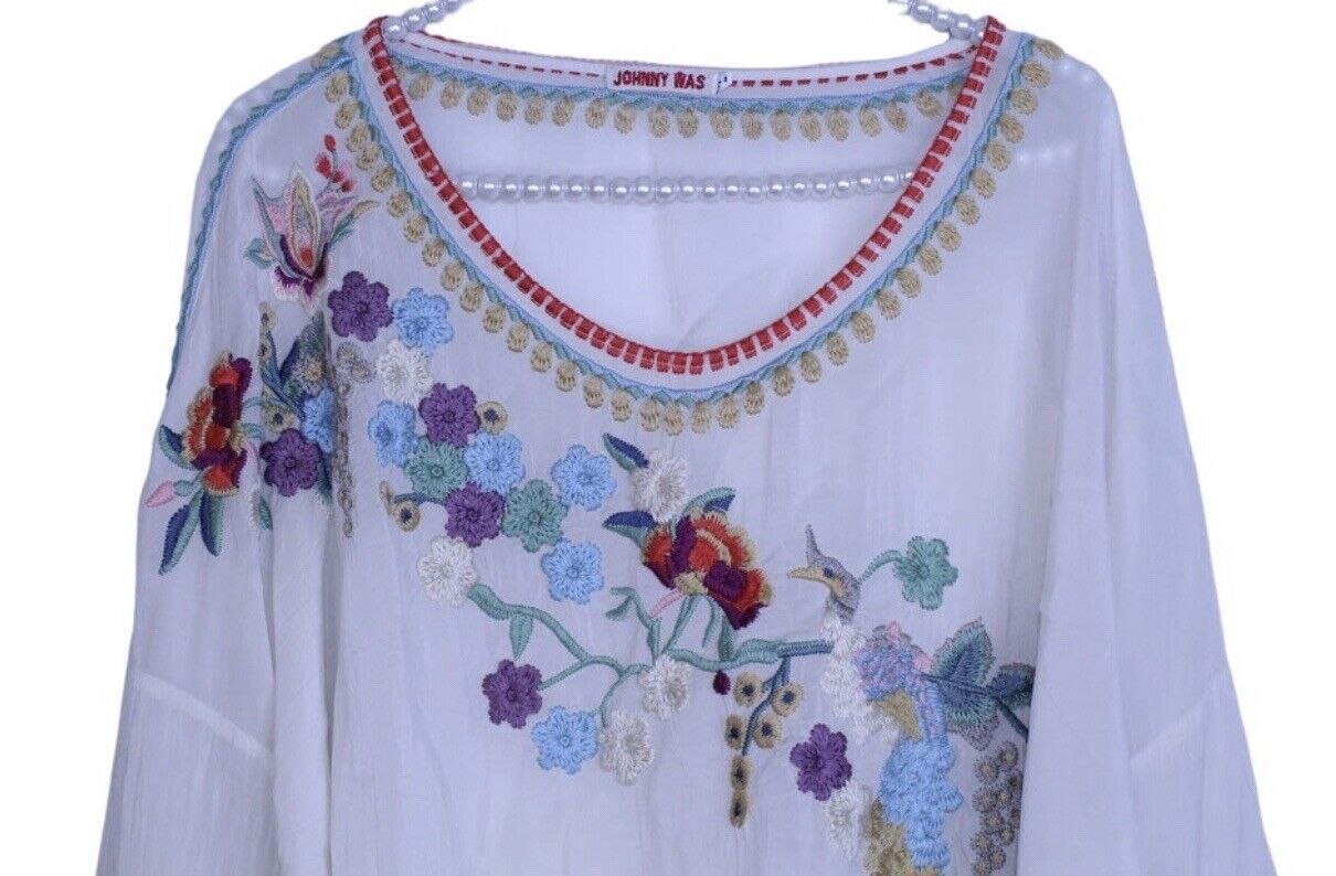 EUC Johnny Was Sz XL Silky Soft White Tunic Top Embroidery Floral Birds Peacock