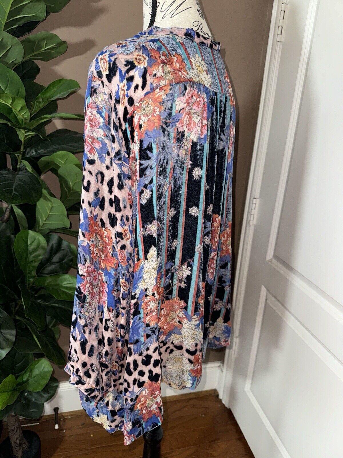 Johnny Was 1X XL Burnout Silk & Blue Velvet Floral Animal Print Tunic Top