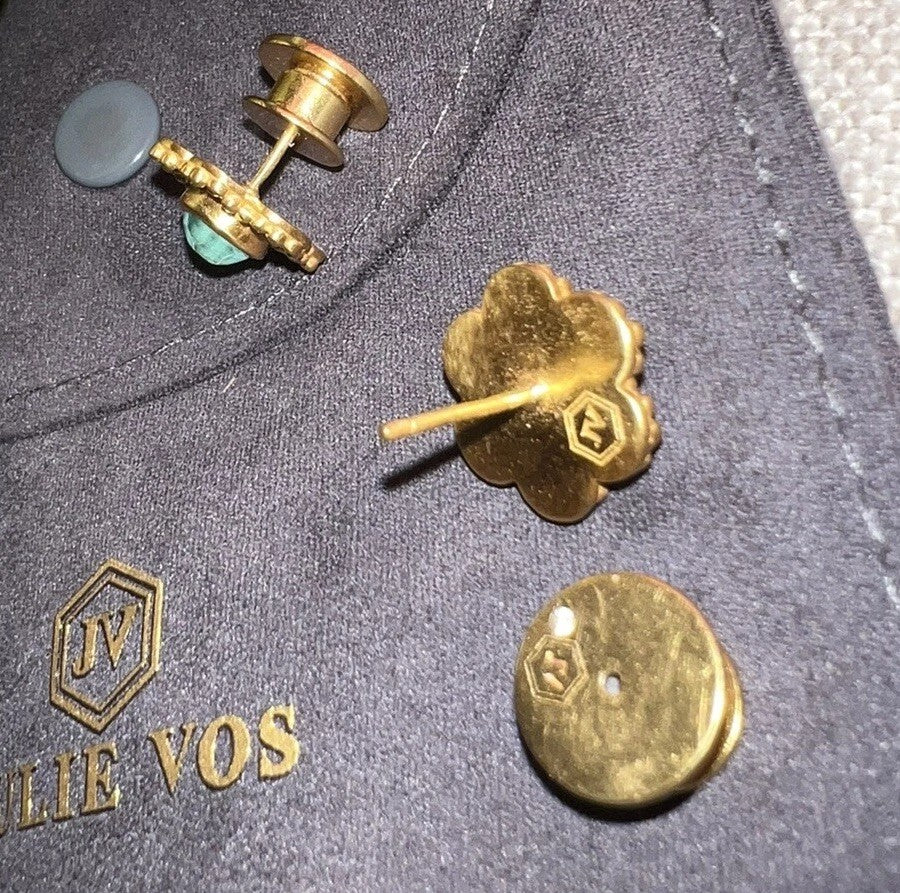 8896352