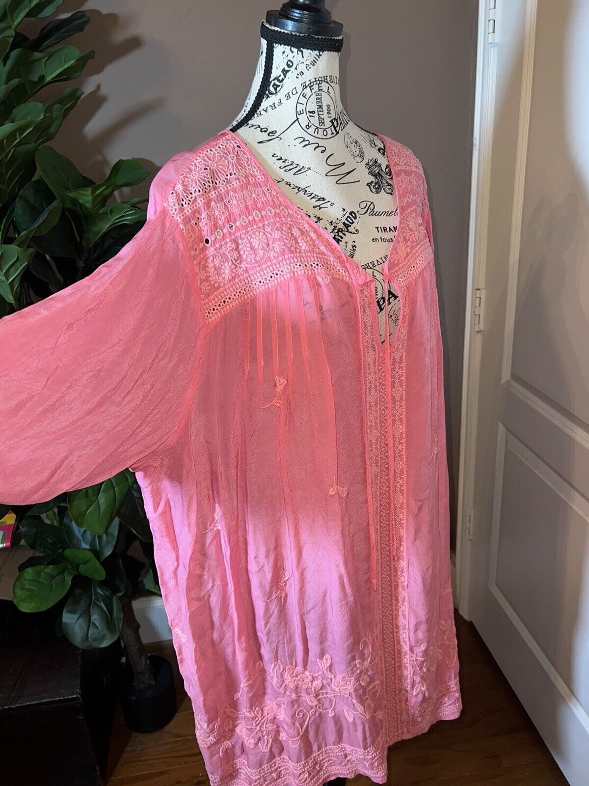 Johnny Was Embroidered Silky Tunic Top Pink Eyelet Lace 2X 2XL XXL Beautiful