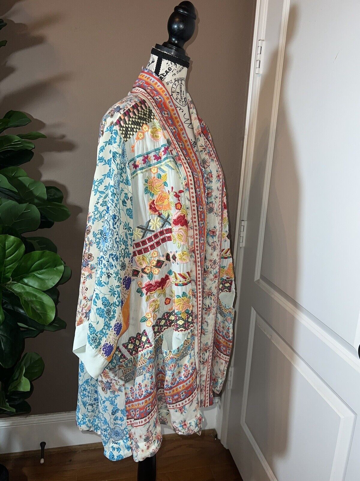 Johnny Was 1X 1XL 100% Silk Kimono Top Gorgeous Colors & Florals Embroidered