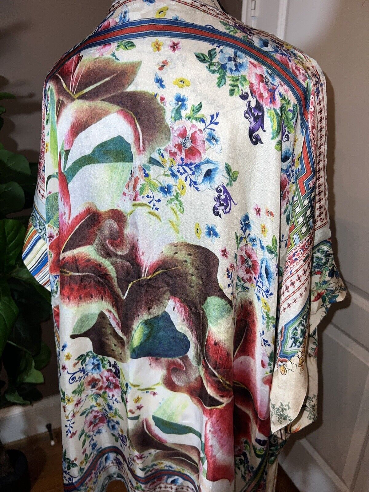 Johnny Was O/S 100% Silk Kimono Wrap Poncho Top STUNNING BACK Tassels