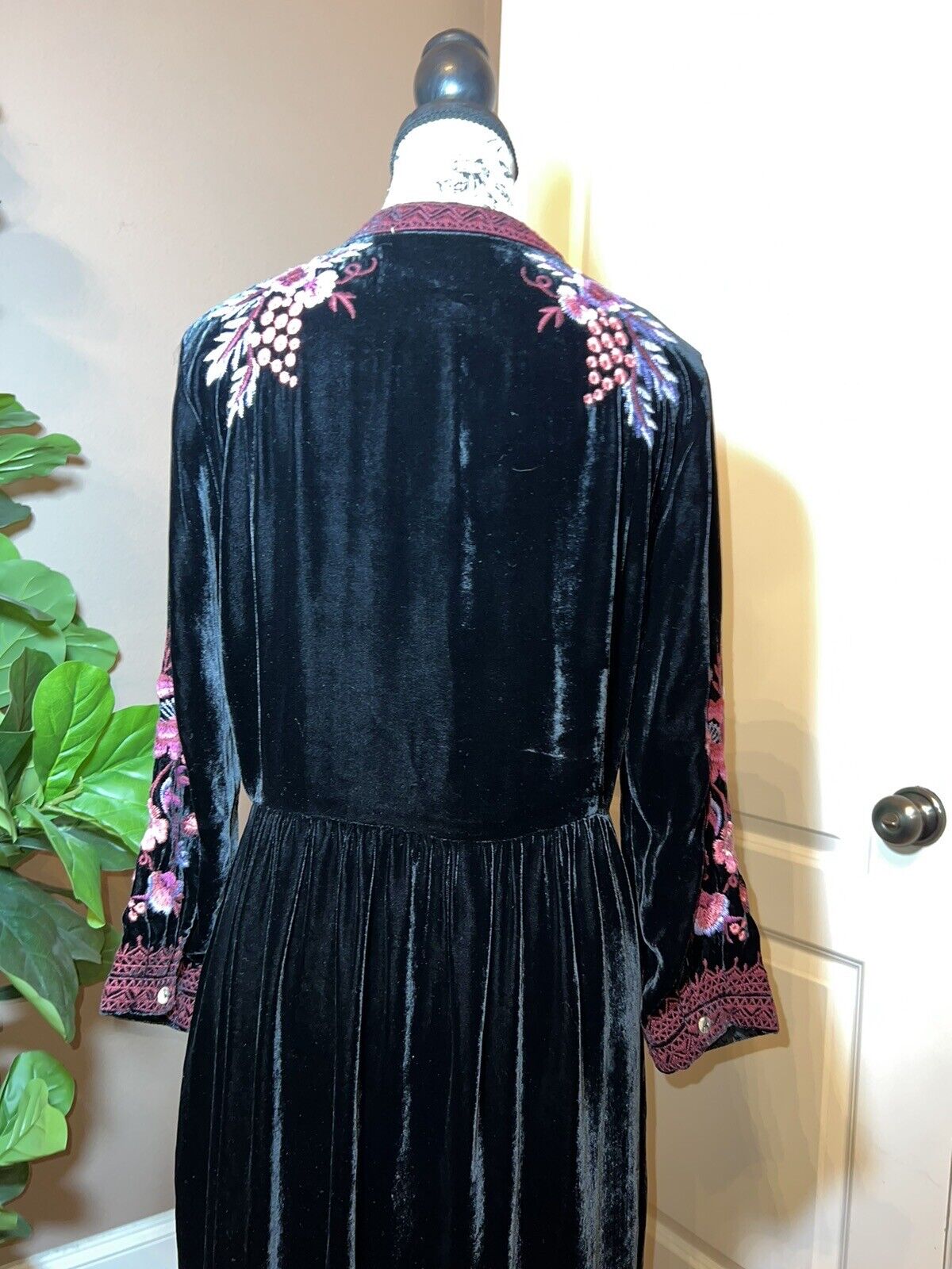 Johnny Was Black Velvet Heavily Embroidered Tunic Top Mini Dress L Large Floral