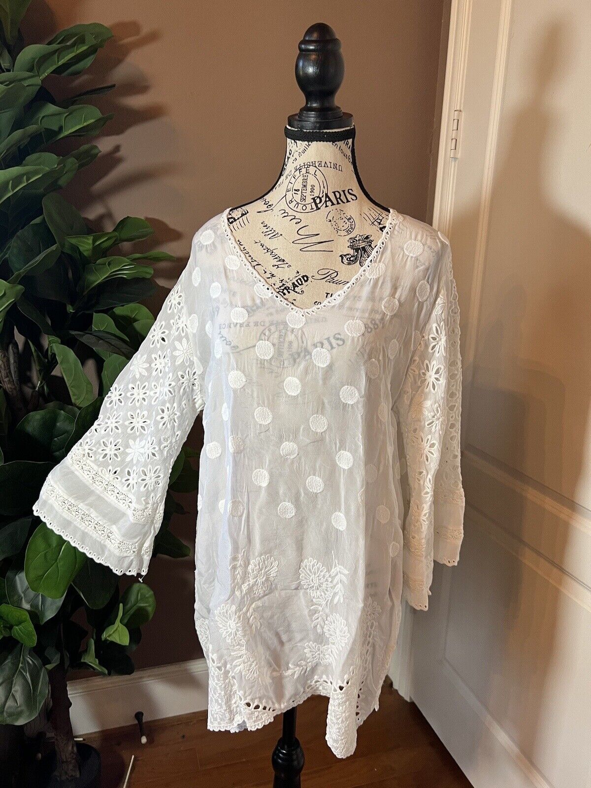 Johnny Was Silky Soft White Kimono Top Floral Eyelet Lace Sz L  Large SPRING