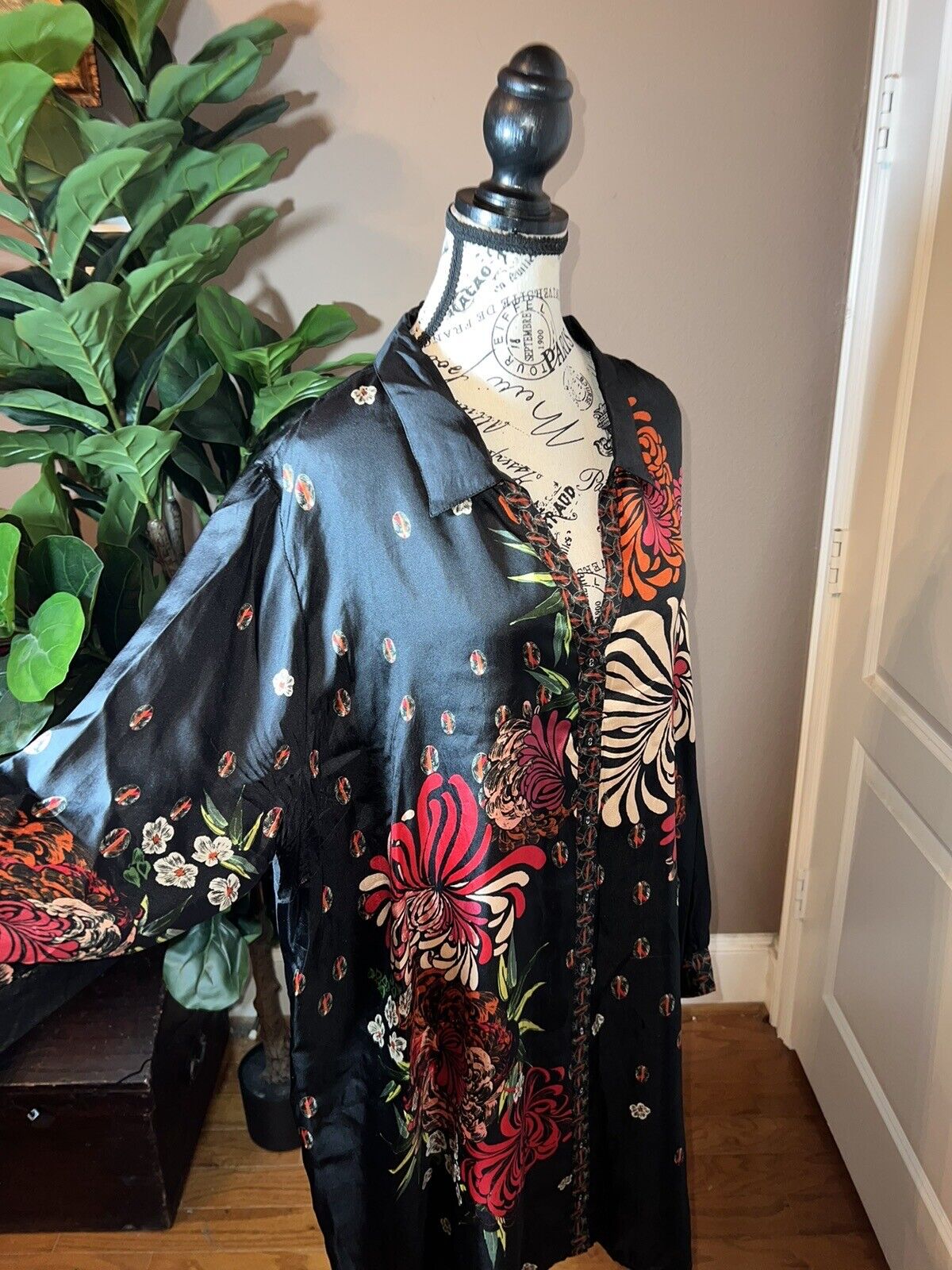 Johnny Was 100% Silk Black & Floral Pattern Tunic Top Kimono 2X 2XL XXL