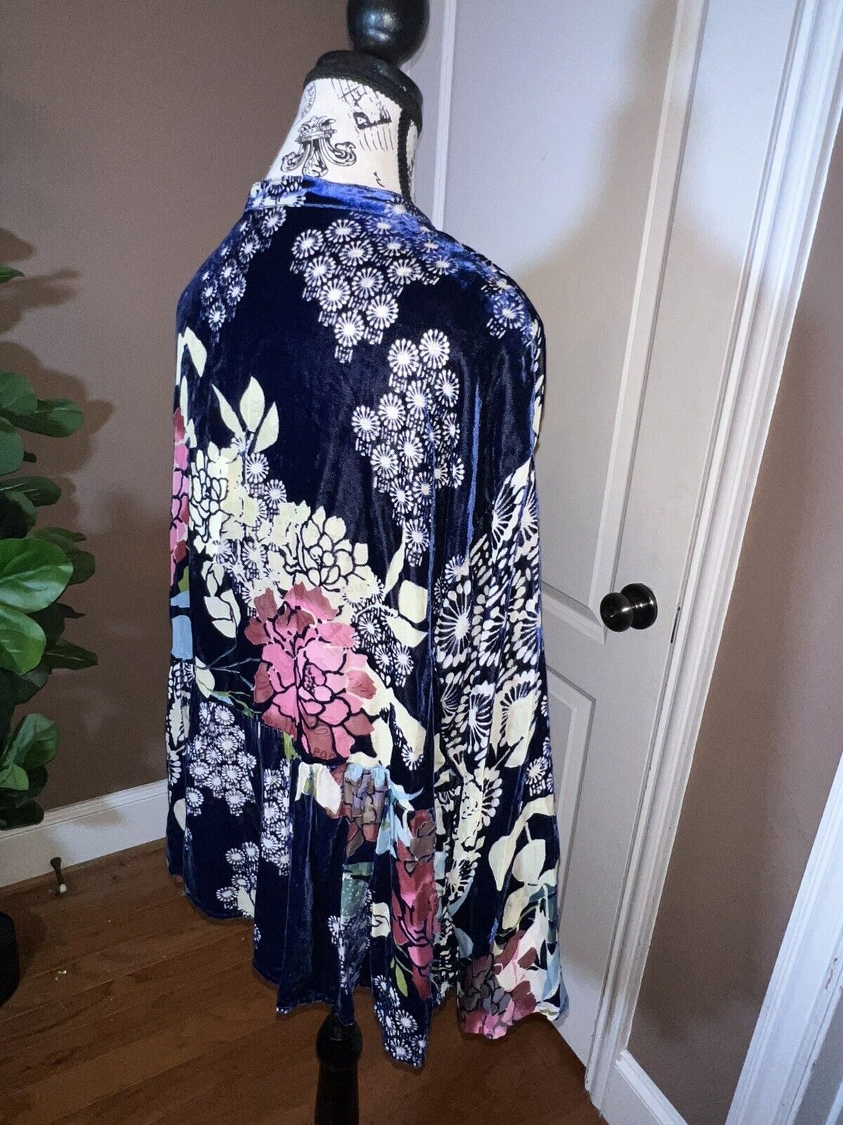 Johnny Was L Large Blue Velvet Burnout & Silk  Peplum Tunic Top  Kimono