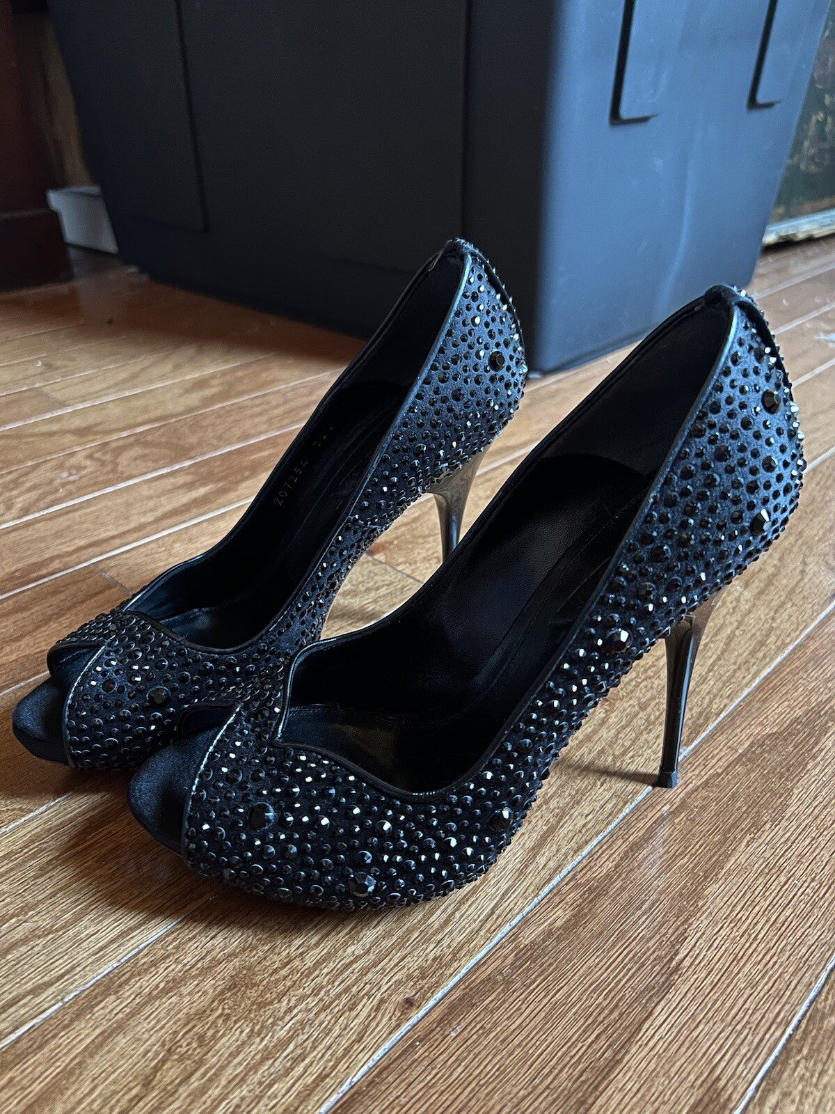 Alexander McQueen 38.5 Black Crystal Pumps High Heels Retail $1750 Alexander McQueen