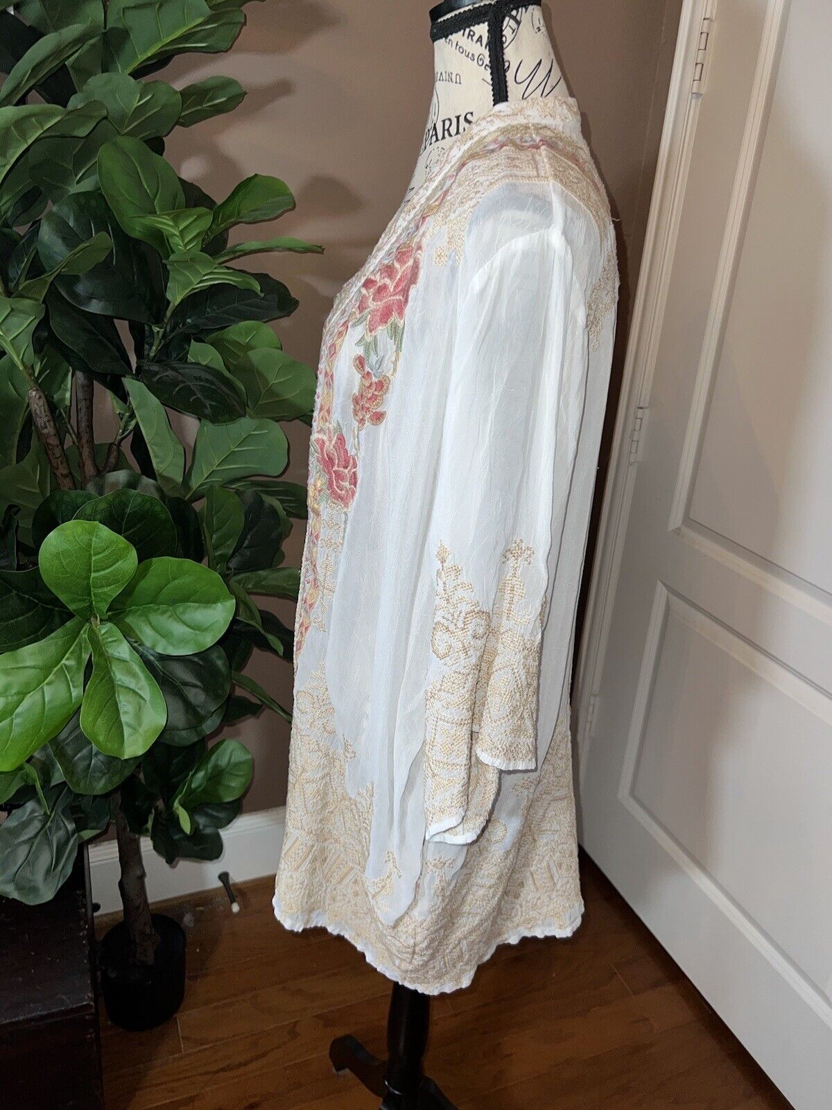 Johnny Was XXL 2X Silky White Kimono Heavily Embroidered BOHO Pockets Roses