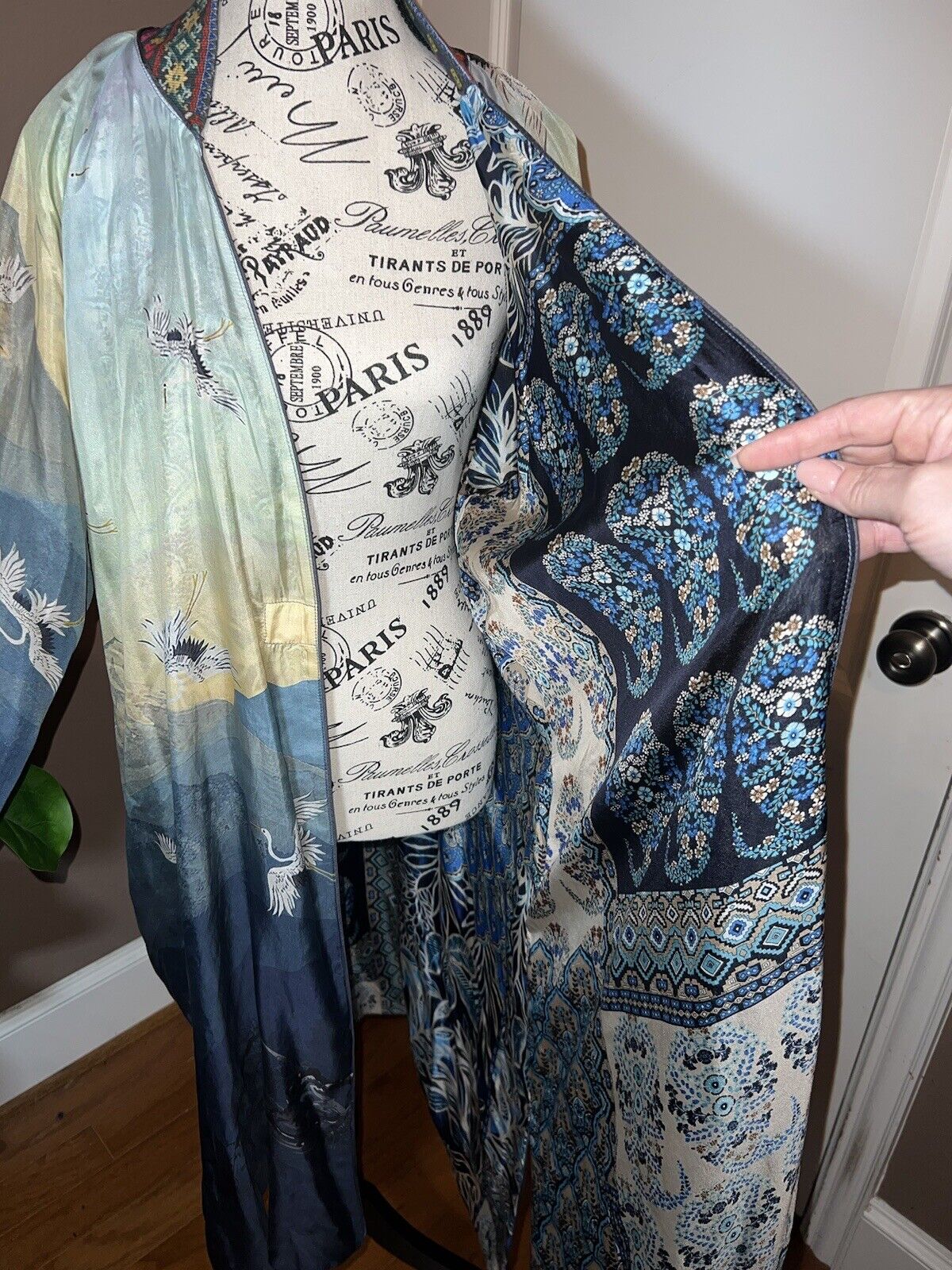 Johnny Was 100% Silk Long Kimono Wrap L Large REVERSIBLE Duster  CRANES