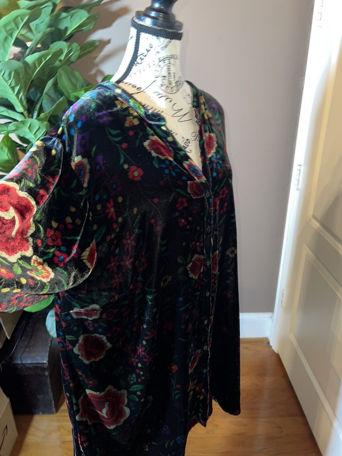 Johnny Was Sz 3X 3XL Velvet Floral Long Sleeve Button Up Top or Kimono