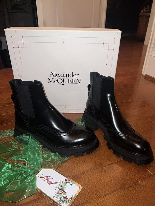 In Box ALEXANDER MCQUEEN Wander Leather Chelsea Boots 10 Black Neiman Marcus