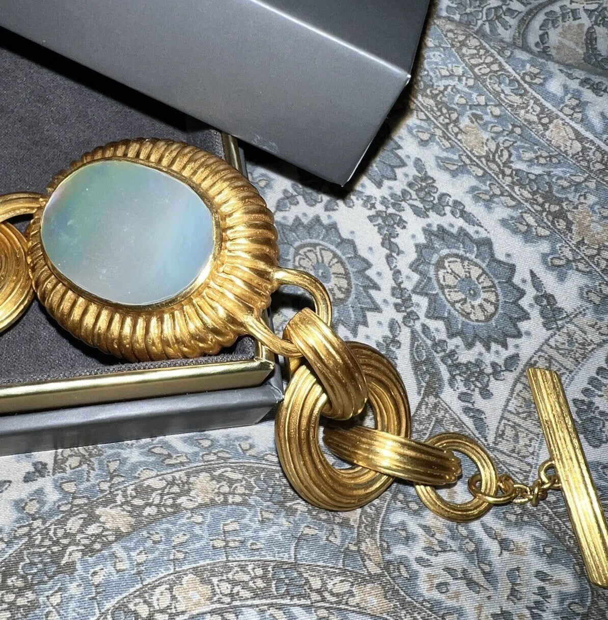 Julie Vos Mother Of Pearl Statement Link Bracelet Toggle Closure Julie Vos