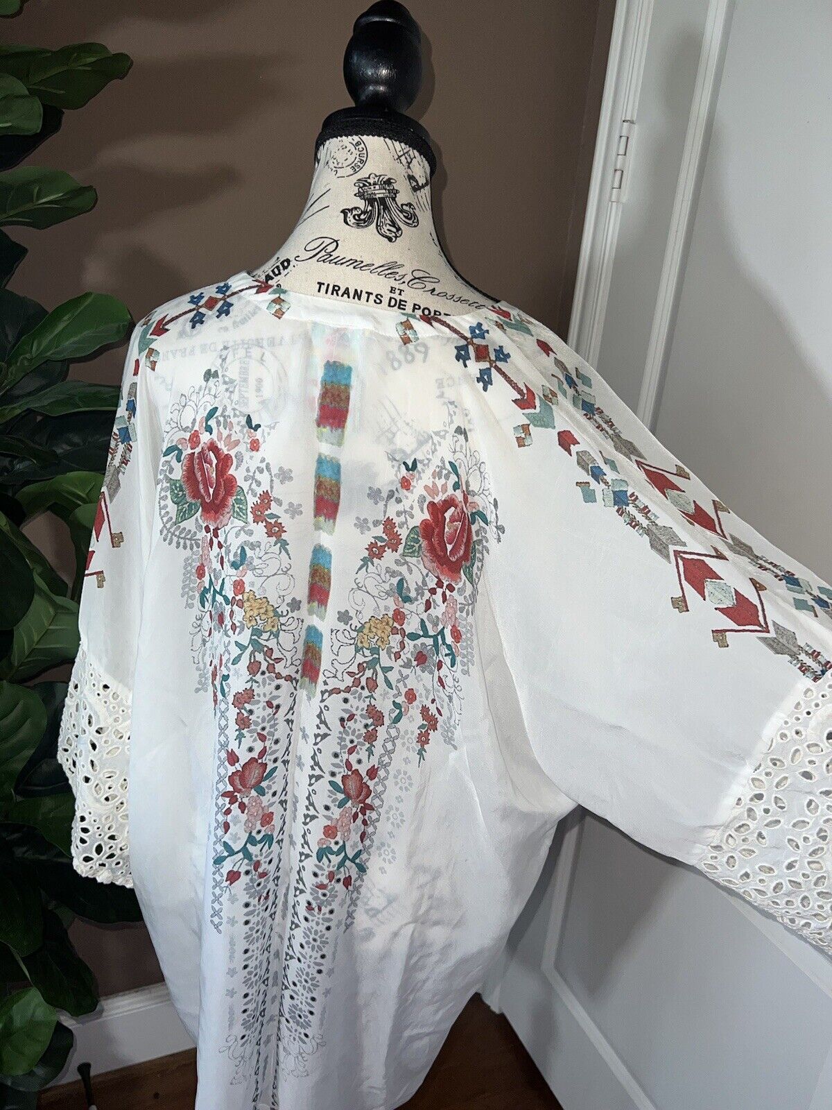 Johnny Was Silky Kimono Floral White Eyelet Lace OVERSIZED Sz M Medium