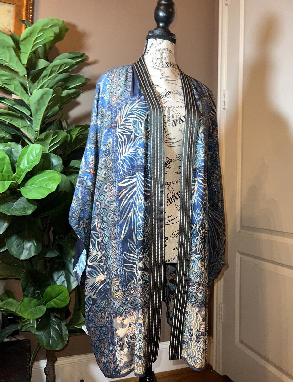 Johnny Was Sz L Silky Kimono Duster REVERSIBLE Embroidered Wrap  Dragon