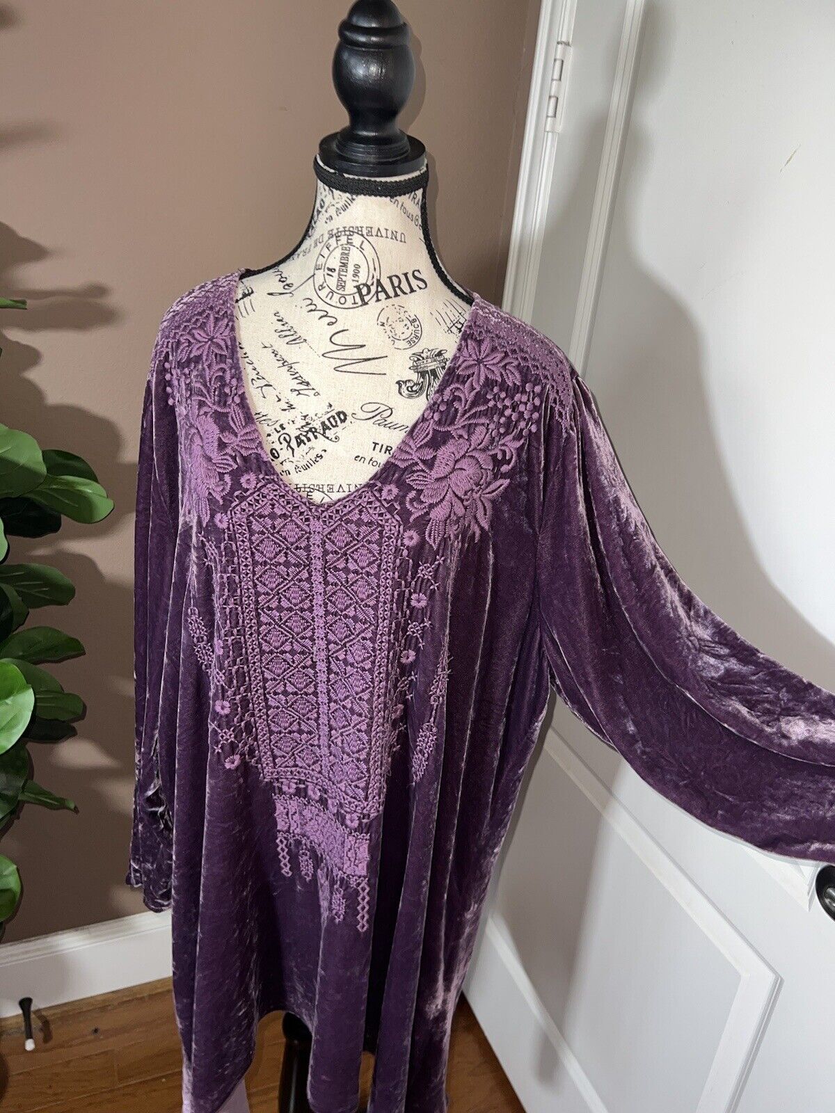 Johnny Was XL 1X Purple Plum Velvet Tunic Top Mini Dress Tonal Embroidery