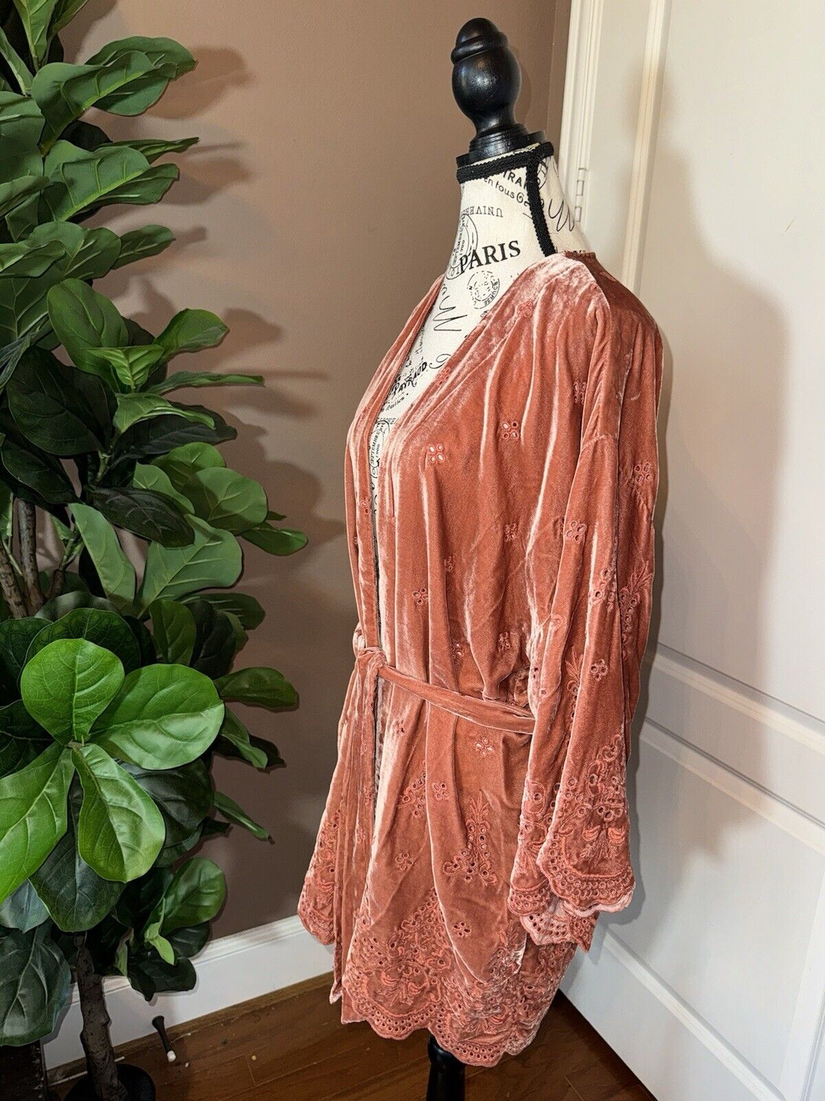 Johnny Was Medium Coral Velvet Kimono Embroidered Eyelet Lace Wrap Top