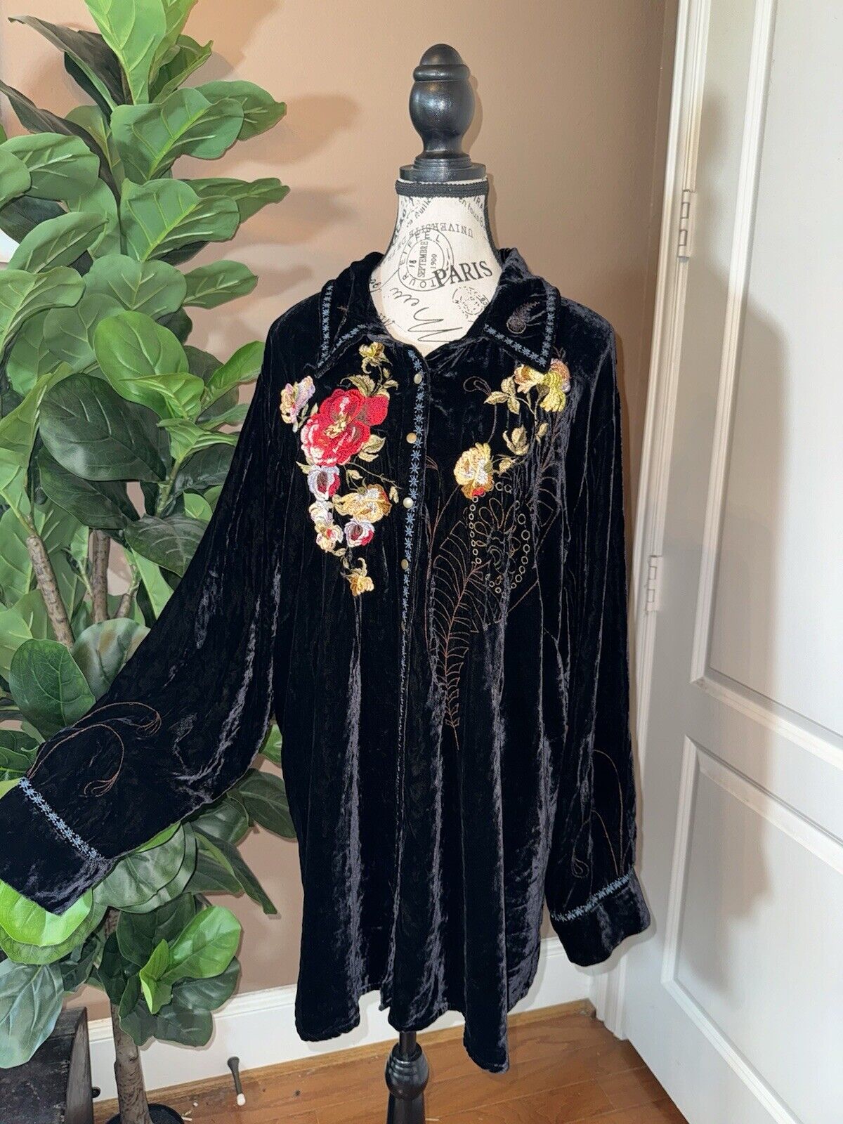 NEW Johnny Was Sz 3X 3XL Velvet Embroidered Long Sleeve Button Up Top Or Kimono